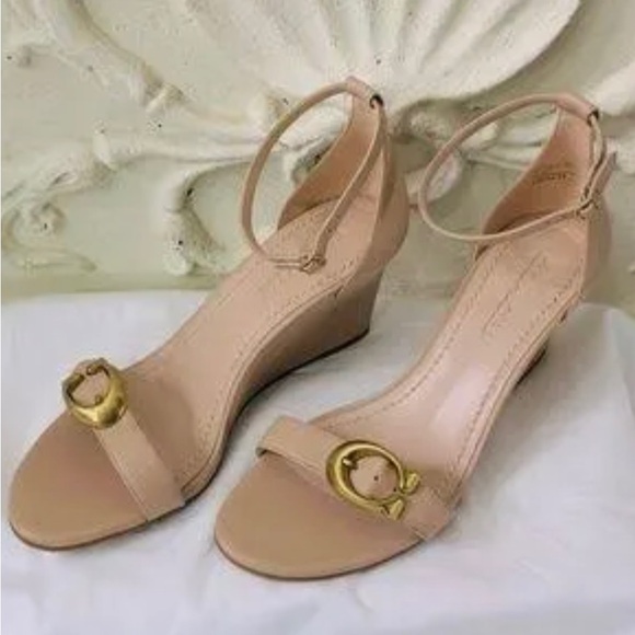 Coach - Picture 2 of 5